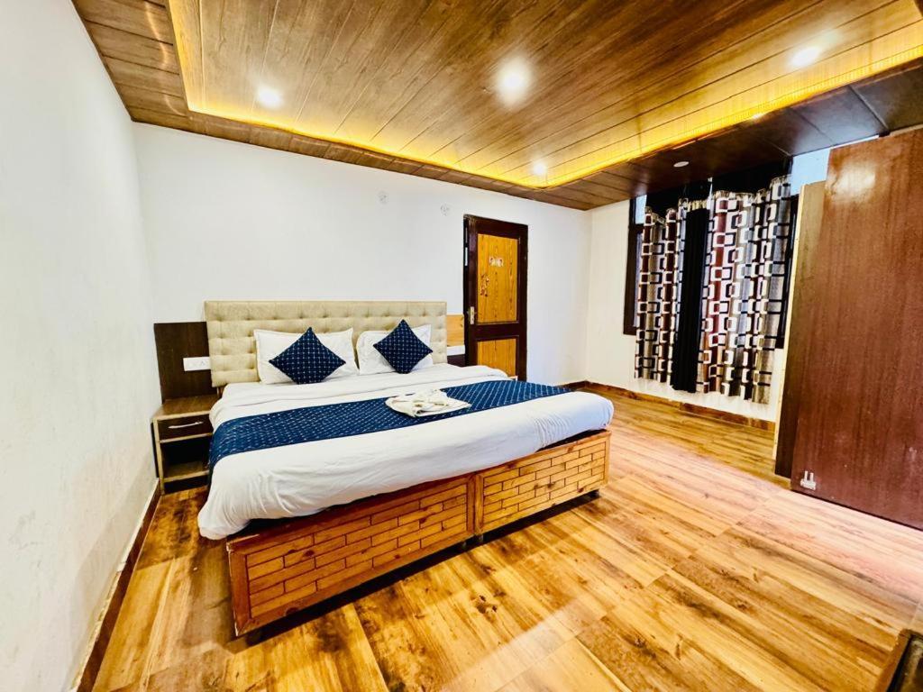 The Royal Majestic Mountain View Hotell Manāli Eksteriør bilde