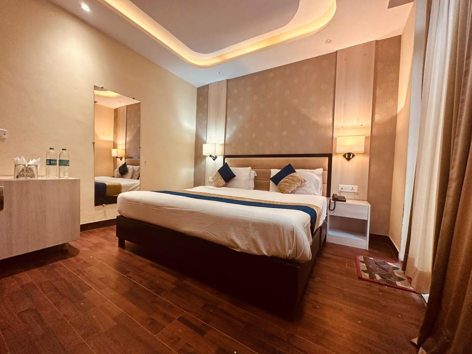 The Royal Majestic Mountain View Hotell Manāli Eksteriør bilde